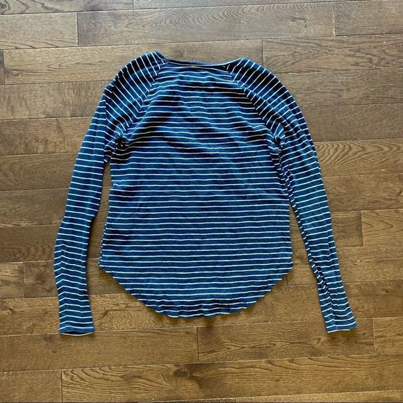 Hollister Shirt - Picture 4 of 8